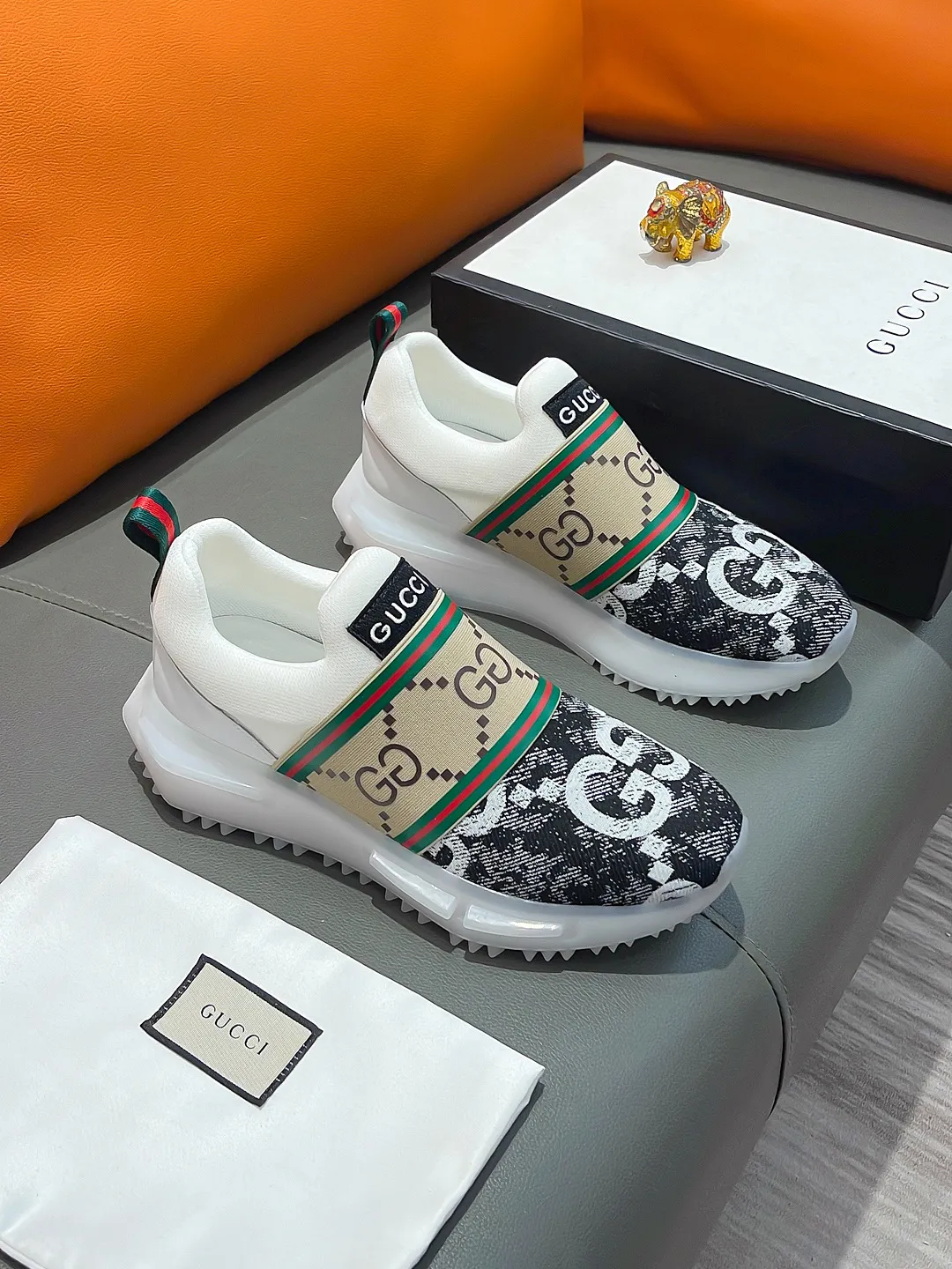 Men's shoes GUCCI "Gucci" P440 Regular size: 38-44 (casual shoes) Product materials: Selected cowhide upper, soft sheepskin feet; original factory special outsole.